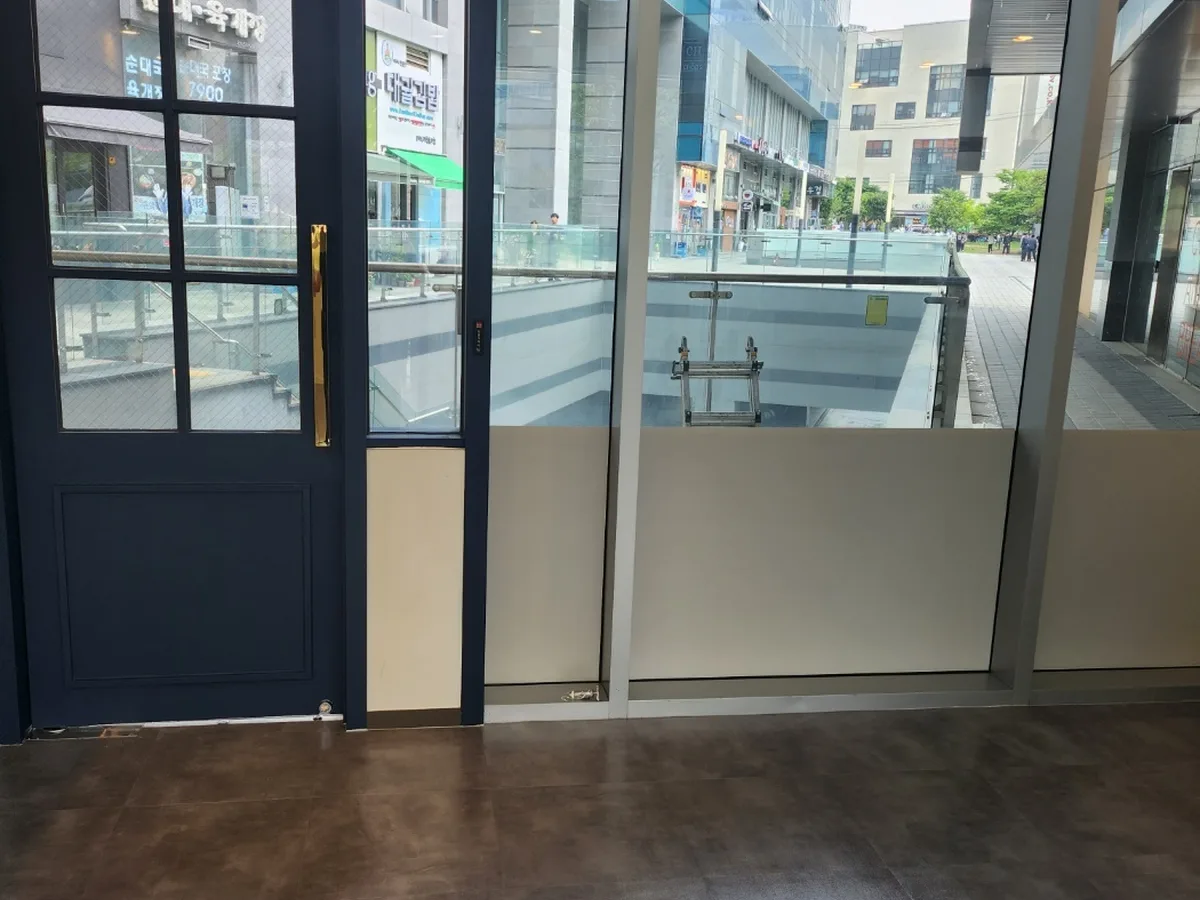 수성구 사월동 점포 카운터 검사실 위생청소 사례 - 행진크린